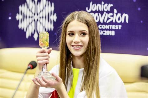 Avec 529 points, le groupe de rock maneskin a été sacré grand portrait de maneskin, gagnant de l'eurovision 2021. La France termine 2e à l'Eurovision junior