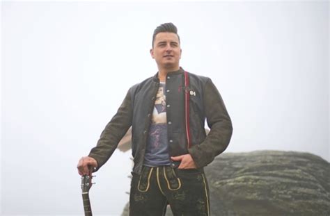 Listen to das kleine haus by andreas gabalier, 3,385 shazams, featuring on октоберфест, and немецкие шлягеры: Volksmusiker Andreas Gabalier: Wenn das Kerzl brennt ...