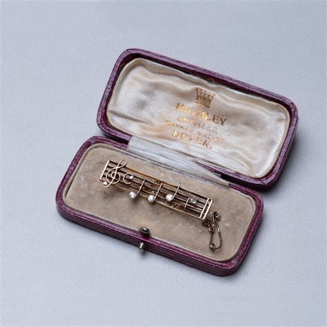 9ct Gold Dearest Music Brooch Felt