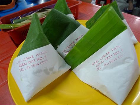 Carabungkus #nasilemak #daunpisang #m_a_k #makan #food #malaysia tutorial bungkus nasi lemak proses pembungkusan nasi kuning menggunakan daun pisang. 5 Nasi Lemak Terbaekkk Dari Malaysia - Makanan & Resipi ...