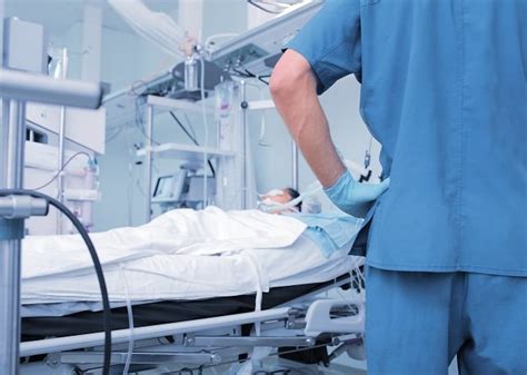 Pero hay distintos tipos de eutanasia, activa y pasiva, directa e indirecta eutanasia es cuando el médico mata al paciente. ¿Qué es la eutanasia activa y pasiva? - Bekia Salud