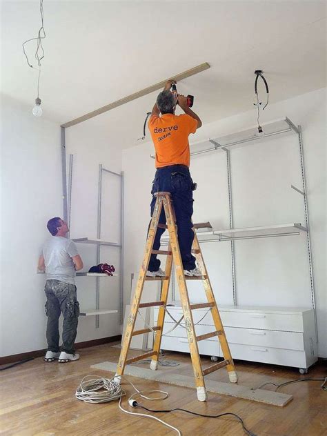 Un'ampia collezione di strutture modulari per arredare cabine armadio lineari, angolari, a ferro di cavallo. Come realizzare una cabina armadio in una casa di ...