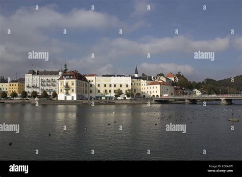 Lake Traunsee Gmunden Austria Stock Photo Alamy