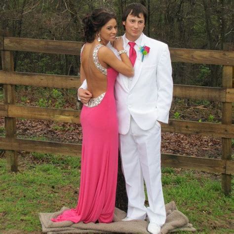 Pin By Mackenzie Swanner On Photography Prom Picture Poses Prom