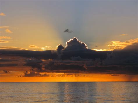 Gambar Laut Pantai Lautan Horison Awan Matahari Terbit Matahari Terbenam Sinar Matahari