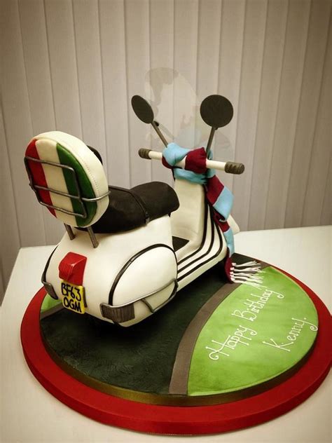 Vespa Cake Cake By Cakemoda Cakesdecor