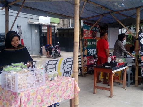 Pendahuluan ketatnya persaingan dunia perhotelan bukan berarti harus bertepuk sebelah tangan untuk dapat memberikan pelayanan terbaik, baik service pelayanan, fasilitas serta kenyamanannya. Contoh Proposal Bazar Makanan Di Sekolah - Gambaran