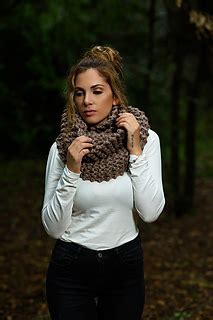 Ravelry Outlander Claire Cowl Pattern By Louise Bollanos