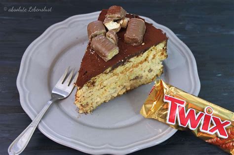 Dazu gibt es bei besonders kniffligen schritten noch ein paar praktische tipps und tricks, damit. Twix Torte backen - Karamell Torte Rezept | absolute ...