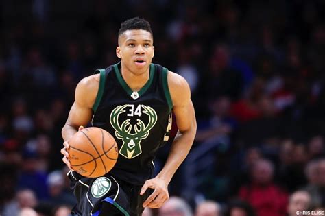 Giannis antetokounmpo had yet another impressive game as he recorded 34 points in 38 minutes as well as 12 rebounds and 3 assists. NBA : Giannis Antetokounmpo MVP de la nuit- Vidéo - Africa ...