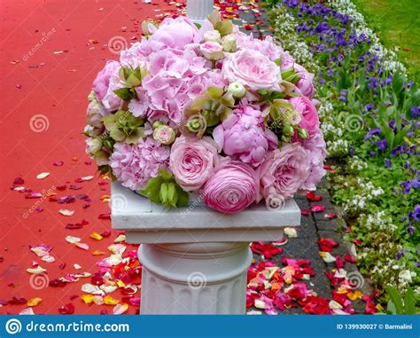 Romantic Wedding Decor Floral Decoration Pink Wedding Bouquet With