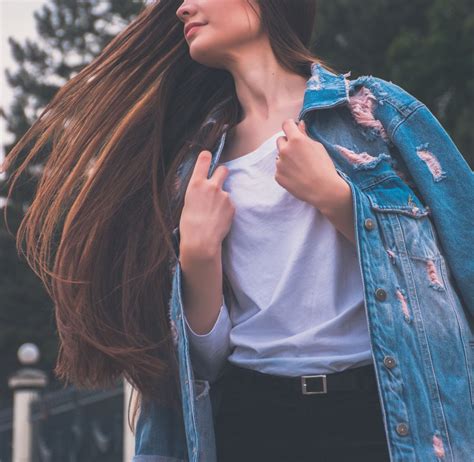 Micro ring hair extensions come in the form of small bundles of hair that are looped through small sections of your natural hair. Guide to Micro-Ring or Micro-Loop Hair Extensions (FAQs ...