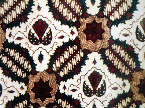 Beberapa jenis corak batik yang terkenal adalah motif batik tujuh rupa dari pekalongan. Warta Kepo: Awal Mula Munculnya Batik Keraton