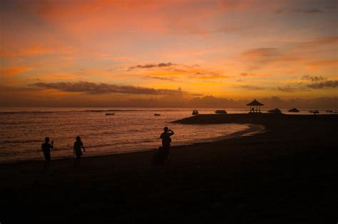 Menyaksikan Matahari Terbit Di Pantai Sanur Bali Republika Online