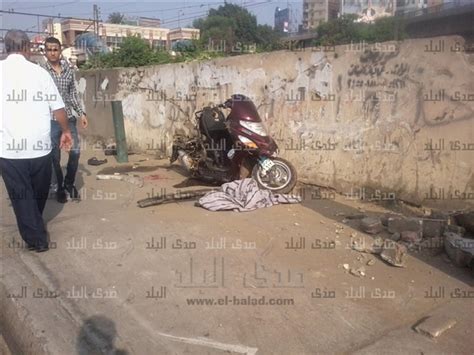 بالفيديو والصور لحظة سقوط سيارة على قضبان ترام مصر الجديدة فى حادث مروع بالدمرداش