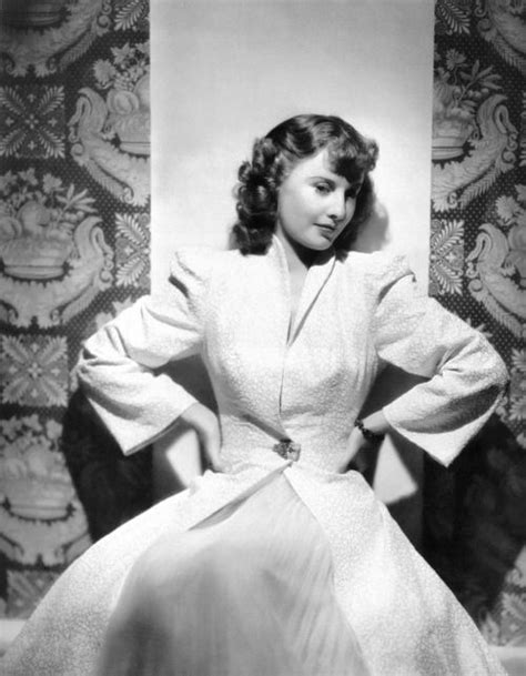 Barbara Stanwyck 1941 In A Gown By Edith Head Barbara Stanwyck Actrices Hollywood Actrices