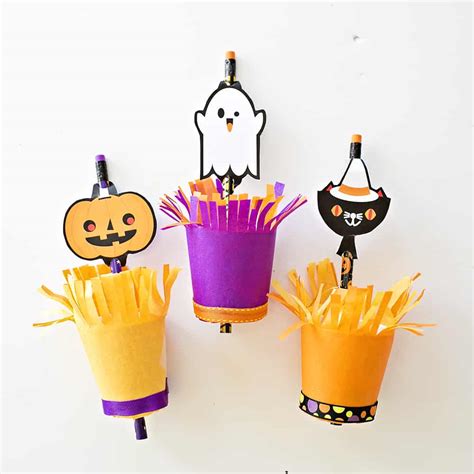 15 Spooktacular Halloween Art Projects For Kids