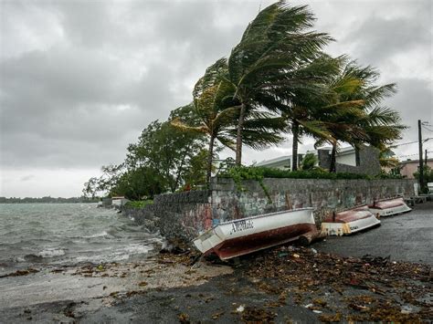 Mauritius Lashed By Rains As Intense Cyclone Freddy Arrives