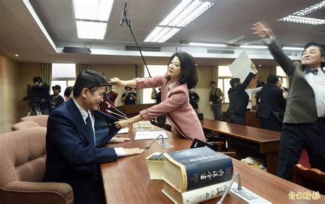 郵局查詢 國內、國際郵件追蹤查詢 兩岸郵政速遞(快捷)郵件查詢 兩岸郵政e小包郵件查詢 禁寄物品(含各國). 梁文傑遭林楚茵潑水 為《國際橋牌社2》大打出手 - 自由娛樂