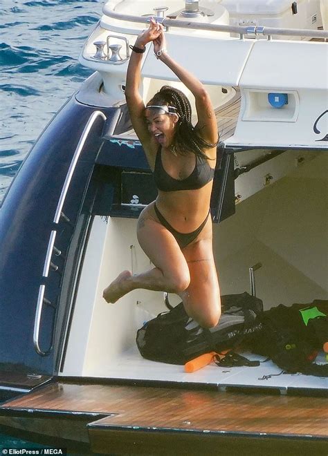 Basketball Player Liz Cambage Twerks In A G String Bikini On Vacation In St Barts Daily Mail