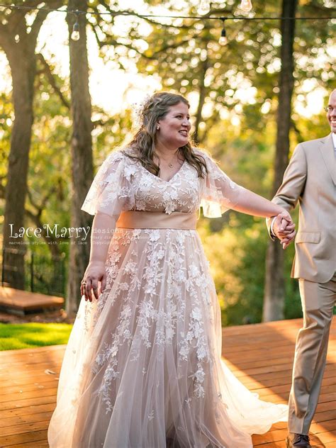 Offbeat Plus Size Wedding Dresses For Your 2022 Wedding Offbeat Wed