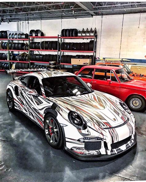 Abstract Porsche 911 Gt3 Rs Wrap Looks Bewitching Autoevolution
