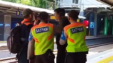 Viral Seorang Pria Ribut Dengan Sekuriti Stasiun Sudirman Kai Commuter Pengguna Krl Itu