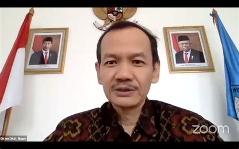 B) melahirkan insan yang beriman, berakhlak mulia huraian dan rasional logo baharu kementerian pendidikan malaysia. Gelorakan Semangat Implementasi Kampus Merdeka, Ditjen ...