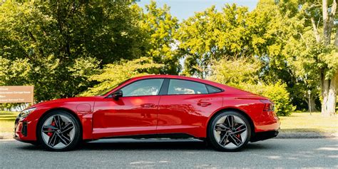 Top Tips for Hiring Prom Transport: Make Your Night Unforgettable