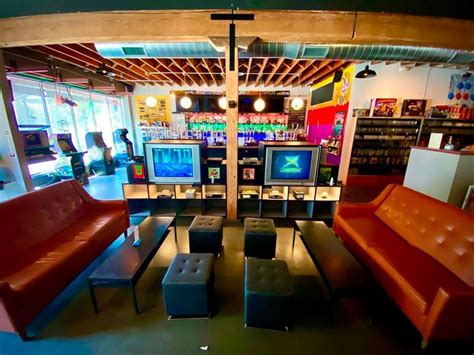 Play Video Games At Retro Game Bar An Arcade Bar In Oregon