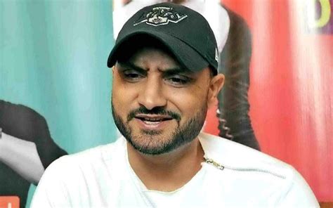 Последние твиты от harbhajan turbanator (@harbhajan_singh). Harbhajan Singh urges Imran Khan to take action on cross ...