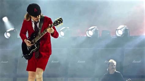 You can play as roger federer in most of the modern tennis video games, but you can't have ac/dc's angus young show up! AC/DC's Angus Young Watches Fan Roger Federer At French ...