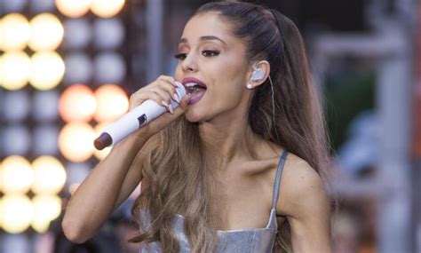 People Are Incredibly Confused By Ariana Grandes New Accent In A