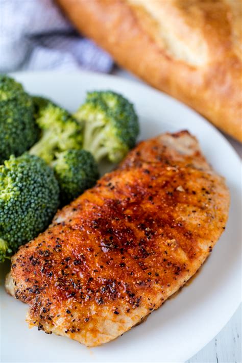 Easy baked pork chops with four ingredients: Easy Baked Pork Chops