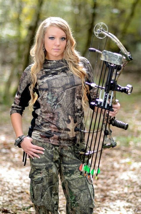 senior portrait photo picture idea girls hunting archery bow hunting girls