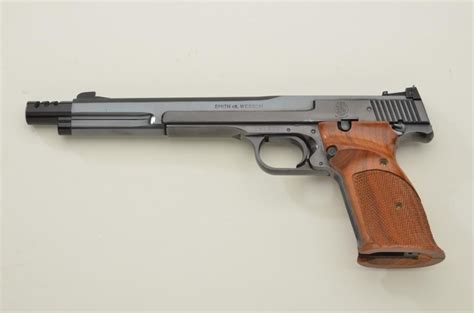 Smith And Wesson Model 41 22lr Semi Auto Pistol 8 12 Barrel With