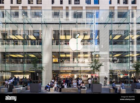 Apple Store Sydney Hi Res Stock Photography And Images Alamy
