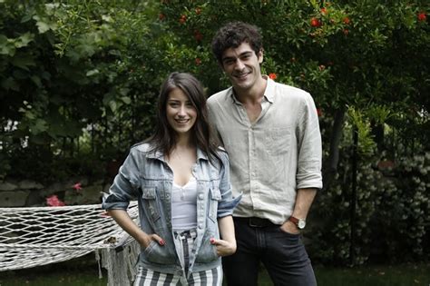 Hazal Kaya Ve Burak Deniz Aras Nda Kriz