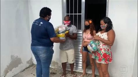 Pandemia Cria Rede De Solidariedade Para Ajudar Popula O Mais Carente Jornal Nacional G