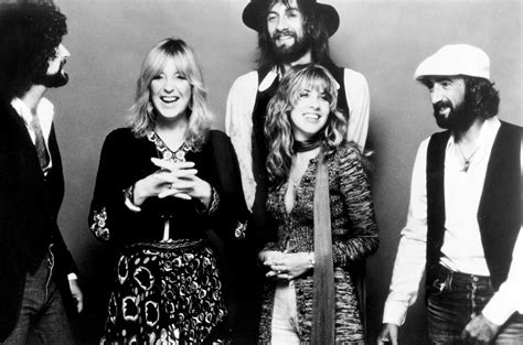 April 2 1977 Fleetwood Macs ‘rumours Hits 1 Best Classic Bands