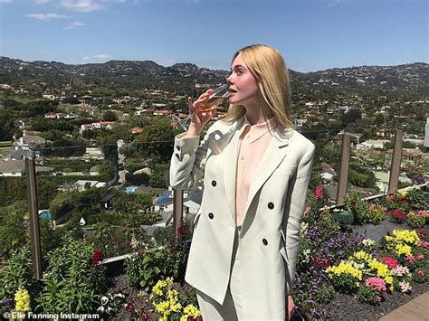 Elle Fanning Rang In Her 21st With Mom And Sister Dakota In Vegas And