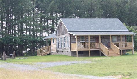 The smoky mountains area is filled with family attractions, dinner shows, museum attractions, excellent restaurants, and shopping, all along a 15 mile parkway beginning in sevierville and passing through pigeon forge until reaching gatlinburg. VRBO Nashville Vacation Rental Cabin Near Nashville TN