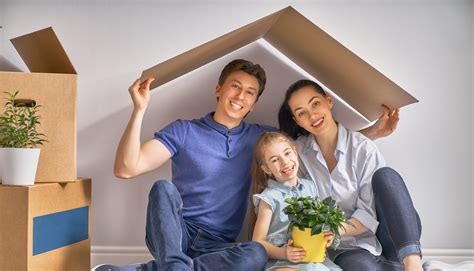 La casa famiglia è un servizio residenziale caratterizzato dalla presenza, quali operatori, di una coppia di coniugi che assume i ruoli genitoriali assicurando una presenza affettiva a. Casa e famiglia - Anghelone consulenze