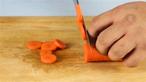 Watch 4 Basic Cuts For Carrots