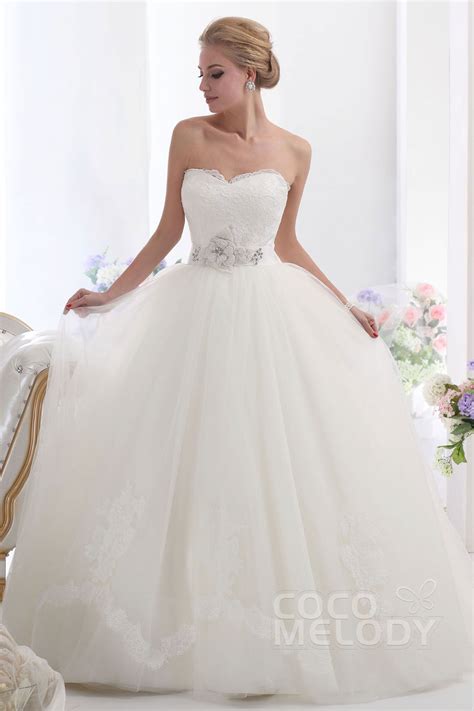 Cocomelody Ball Gown Sweetheart Chapel Train Tulle