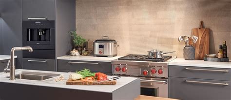 On pro ranges, wolf and miele's will also add features on their dual fuel. Wolf 30" Dual Fuel Range 4 Burner (DF304) Cooktop