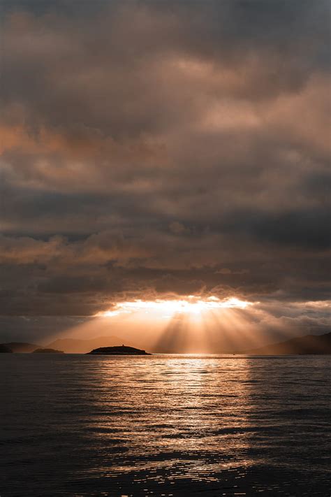 Sea Sunset Clouds Sunbeams Light Hd Phone Wallpaper Peakpx