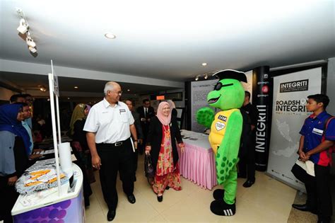 Latar belakang pelan integriti nasional (pin)menyedari tentang pentingnya integriti di kalangan masyarakat, kerajaan telah pelan seumpama ini membolehkan kerajaan merancang pelbagai program secara teratur dalam usaha membudayakan etika dan integriti masyarakat. USM News Portal - ROADSHOW INTEGRITI 2017 JAYAKAN AGENDA ...