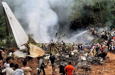 158 Feared Dead 8 Survive Airplane Crash In Southern India