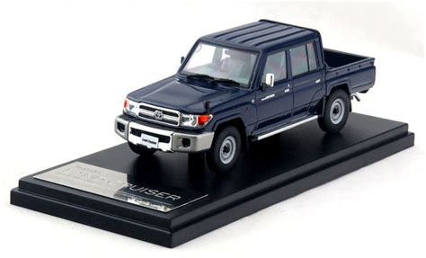 Il s'agit de la plus longue série de modèles de toyota et du deuxième vus le plus ancien en. 1/43 Hi-story Toyota Land Cruiser 70 Pick Up 2014 Blue #HS116BL #History #Toyota | Toyota land ...